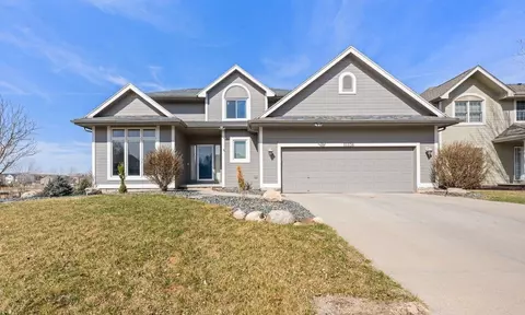 15238 Mary St, Omaha, NE 68116
