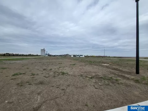 621 S Front St, Hallam, NE 68368