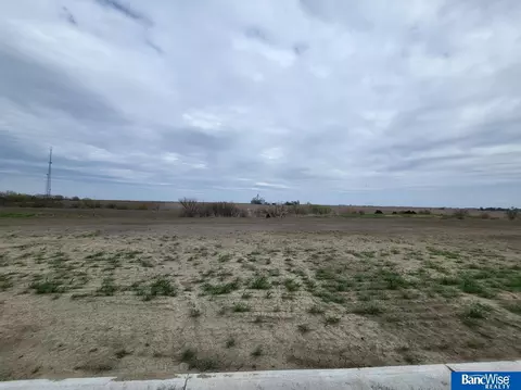 649 Railroad St, Hallam, NE 68368