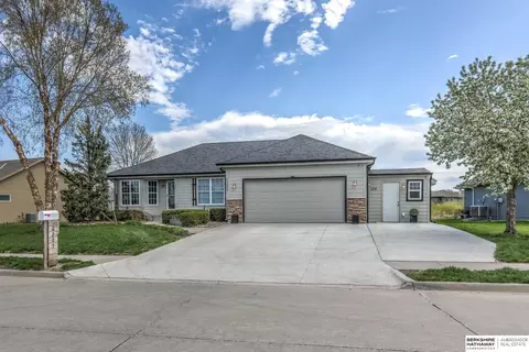2205 Thomas Dr, Waterloo, NE 68069 photo 4