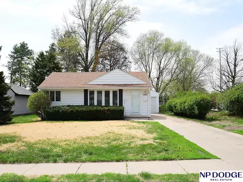 5030 S 136 St, Omaha, NE 68137