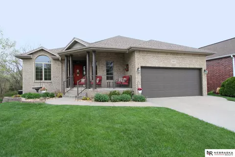 5005 Woodland Hills Dr, Eagle, NE 68347