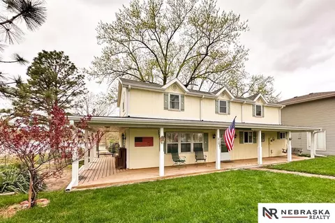 4014 Lakeview Dr, Cedar Creek, NE 68016