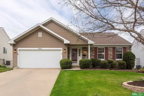 15902 T St, Omaha, NE 68135