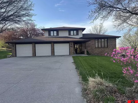 939 E Sheridan St, West Point, NE 68788