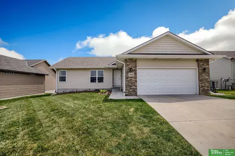 4401 W Milton Rd, Lincoln, NE 68528