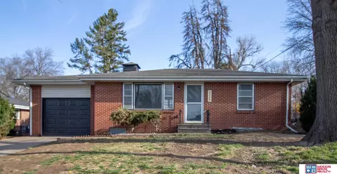 5720 Aylesworth Ave, Lincoln, NE 68505