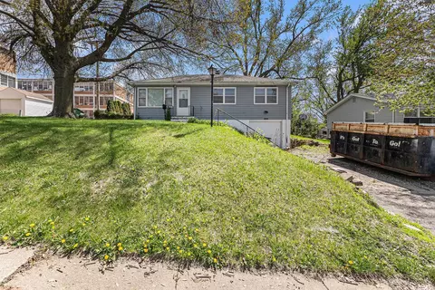 7509 Vinton St, Omaha, NE 68124