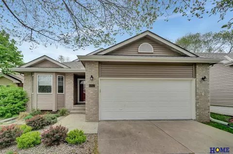6532 Darlington Ct, Lincoln, NE 68510