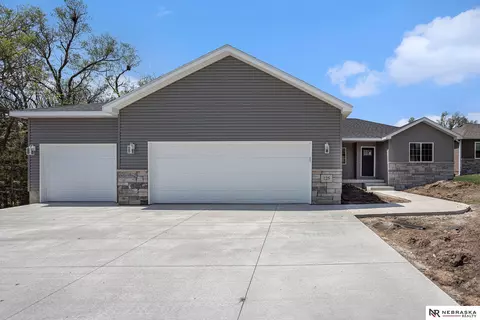 125 Switchgrass Ln, Bennet, NE 68317