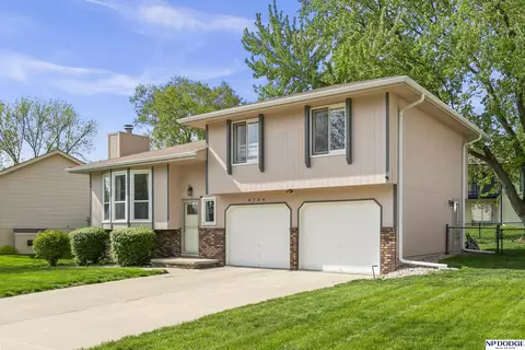 8704 Pratt St, Omaha, NE 68134