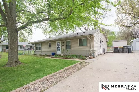 3021 NW 49th St, Lincoln, NE 68524