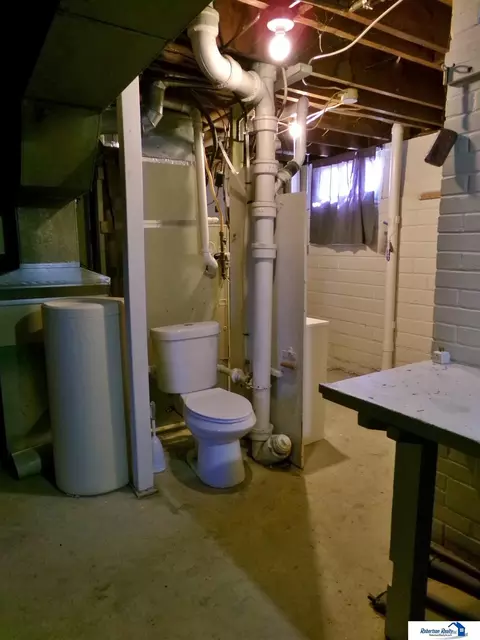 Bath - 1904 Ella St, Beatrice, NE 68310 photo 11 of 11