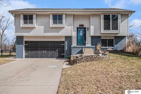 1117 Patricia Dr, Papillion, NE 68046