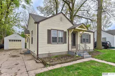 557 W 20th St, Fremont, NE 68025