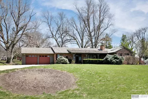 901 S 89th St, Omaha, NE 68114