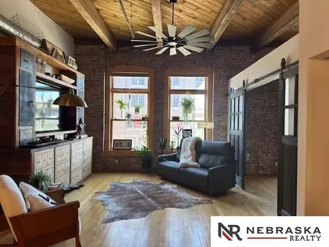 105 S 9th St #411, Omaha, NE 68102
