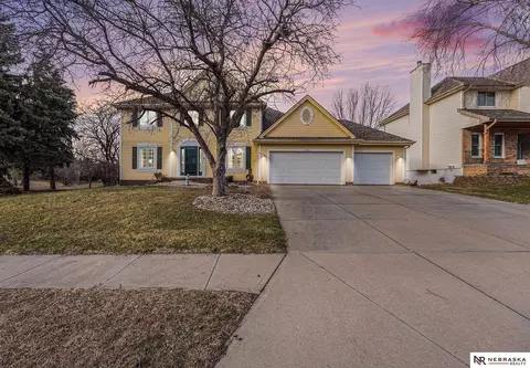 17624 Renfro St, Omaha, NE 68135