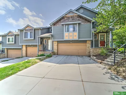 3515 Comstock Ave, Bellevue, NE 68123
