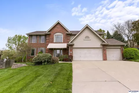 909 S 159th Ave, Omaha, NE 68118