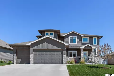 7813 S 197th St, Gretna, NE 68028