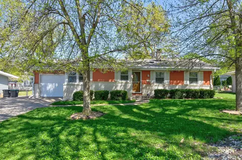4633 N 81st St, Omaha, NE 68134