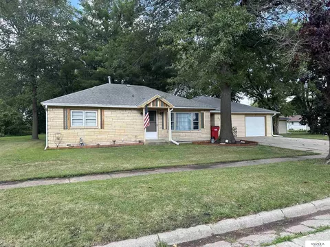 210 Apple St, De Witt, NE 68341