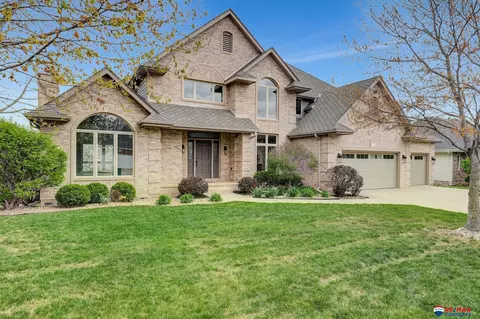 6816 Forest Lake Blvd, Lincoln, NE 68516