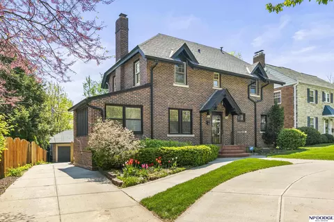 5209 Western Ave, Omaha, NE 68132