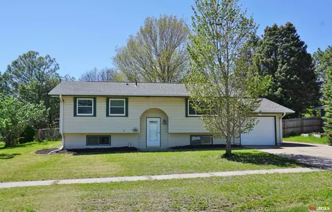 915 B St, Palmyra, NE 68418