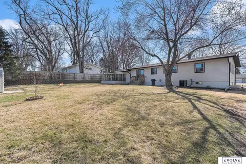 Exterior - 10332 Wright St, Omaha, NE 68124 photo 3 of 6