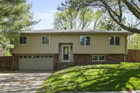 2411 Jameson St S, Lincoln, NE 68512