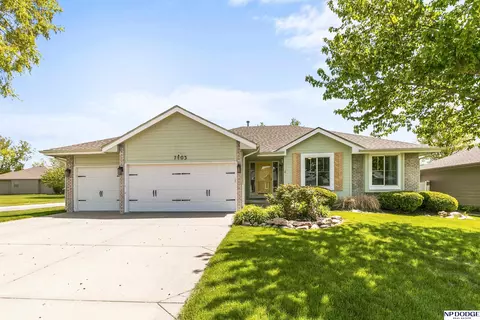 7103 S 159th St, Omaha, NE 68136