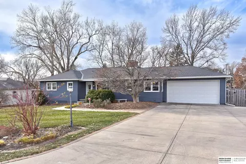 836 S 88th St, Omaha, NE 68114