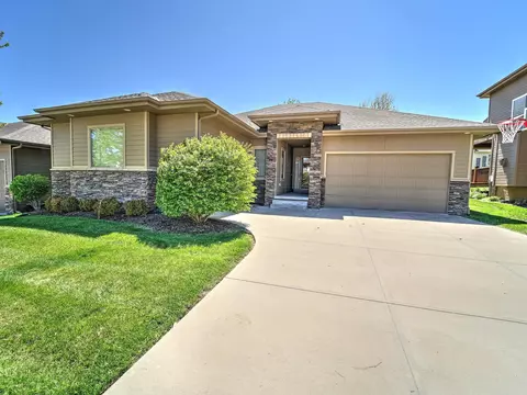 18251 Farnam St, Omaha, NE 68022
