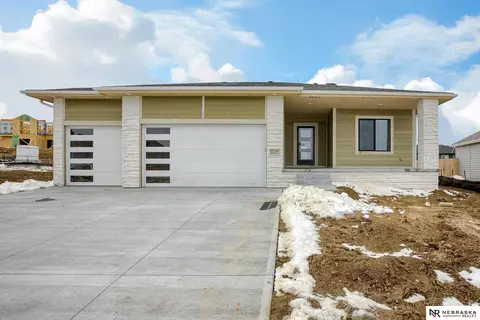 11106 N 160 St, Bennington, NE 68007