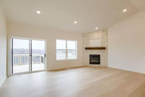 Living - 16014 Daniel St, Bennington, NE 68007 photo 3 of 5