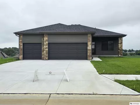 16014 Daniel St, Bennington, NE 68007