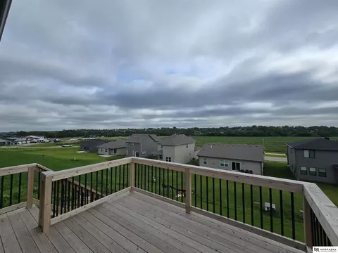 Exterior - 16014 Daniel St, Bennington, NE 68007 photo 5 of 5