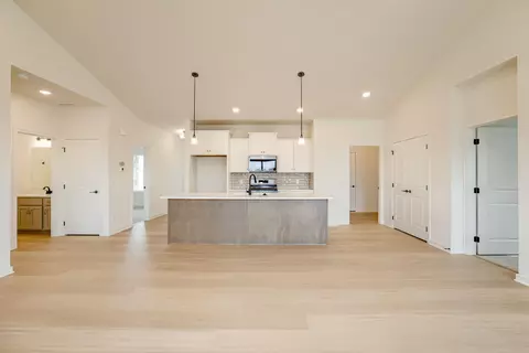 Living - 16014 Daniel St, Bennington, NE 68007 photo 5 of 5