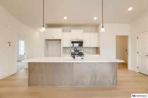 Kitchen - 16014 Daniel St, Bennington, NE 68007 photo 2 of 3