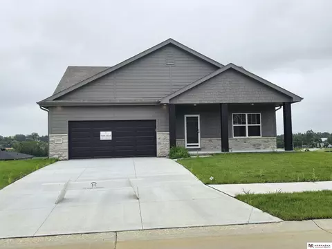 16006 Daniel St, Bennington, NE 68007