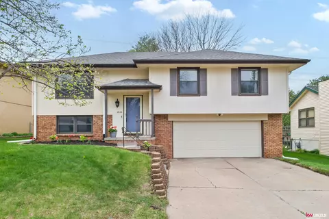 2636 N 113th St, Omaha, NE 68164