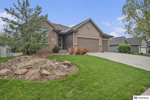 16510 Redwood St, Omaha, NE 68136