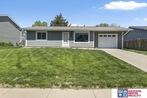 510 Laramie Trl, Lincoln, NE 68521