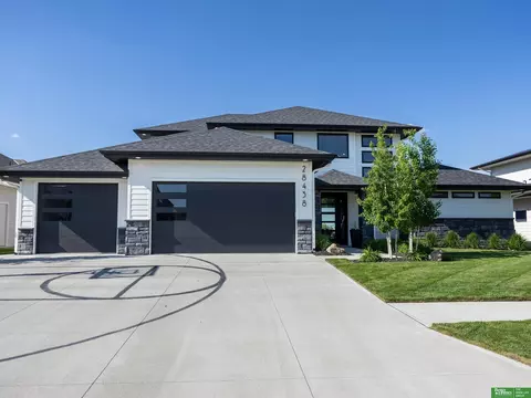 28438 Laurel Cir, Valley, NE 68064 photo 3