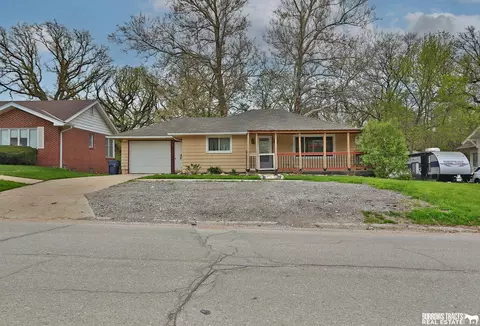 801 Eldora Ave, Weeping Water, NE 68463 photo 2