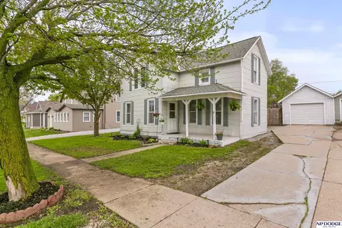 208 W Elm St, Cedar Bluffs, NE 68015