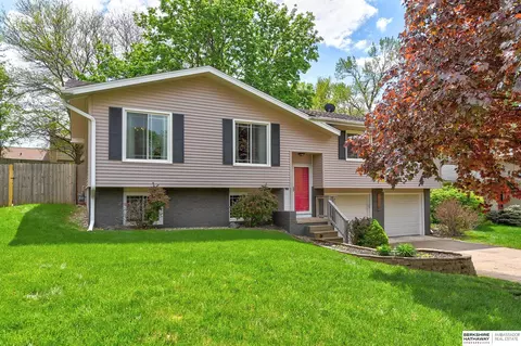 15217 Harney Cir, Omaha, NE 68154