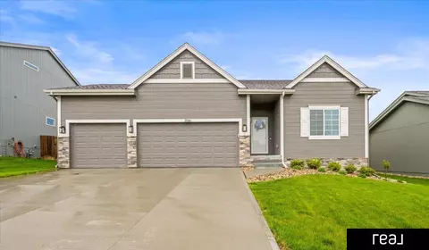 21064 Monroe St, Elkhorn, NE 68022